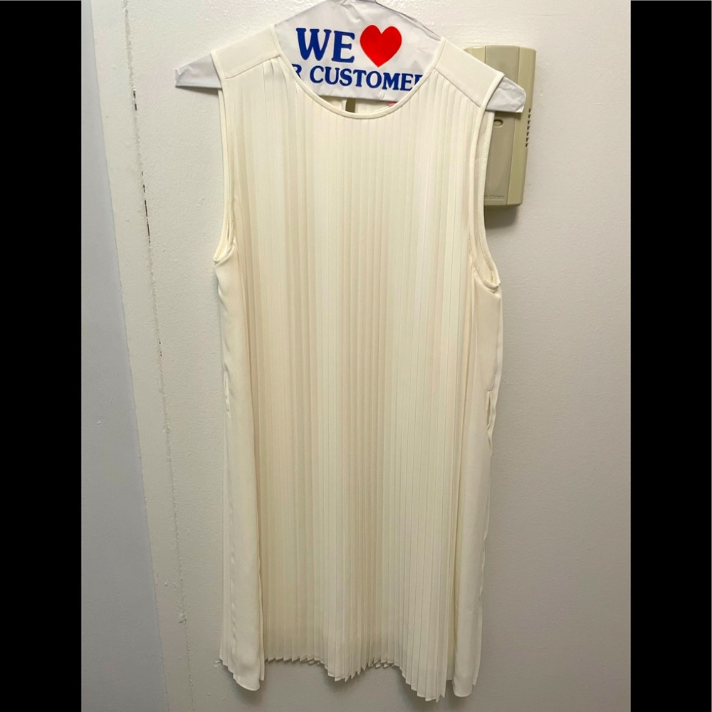 Intermix Brans White /Ivory pleated dress